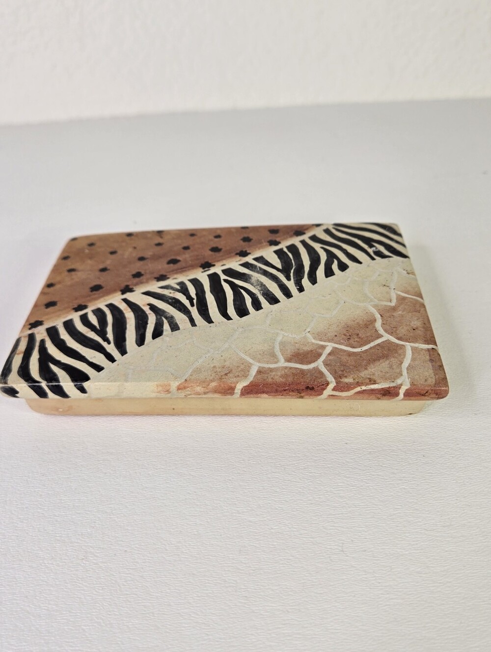 VTG Animal‎ Carved Print Soap Stone Trinket Box Hand Crafted in Kenya Wild Life